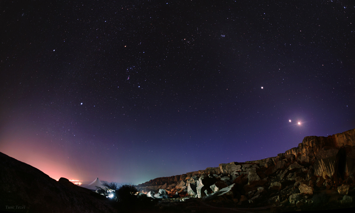 Dazzling Photo: Moon and Venus Shine Over World Heritage Site